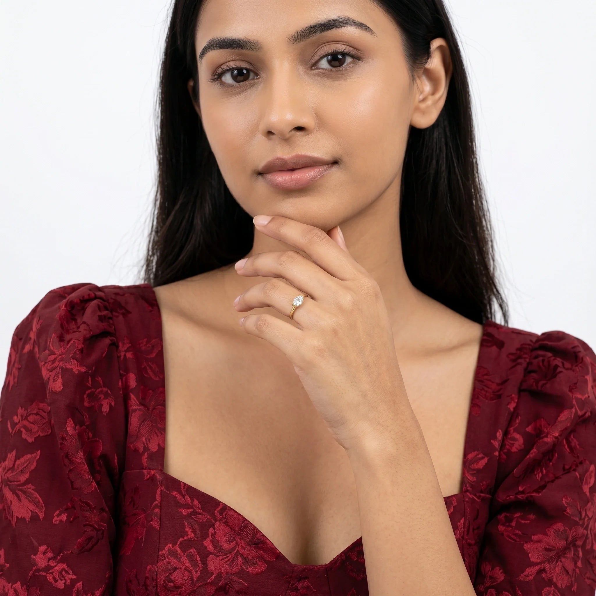 Gold Round Embrace Solitaire Ring