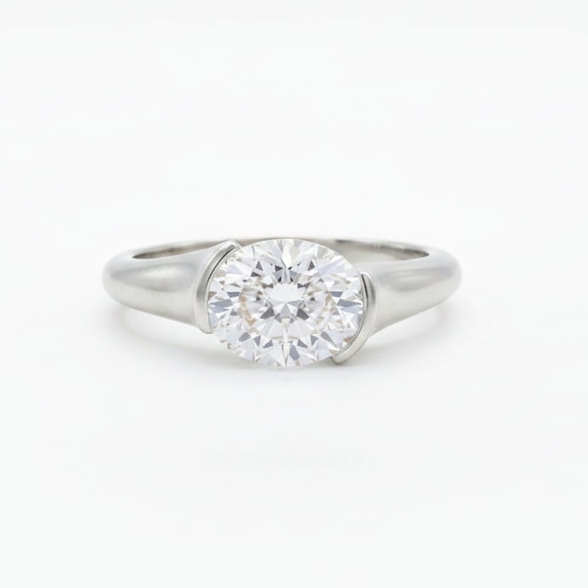 Gold Round Embrace Solitaire Ring