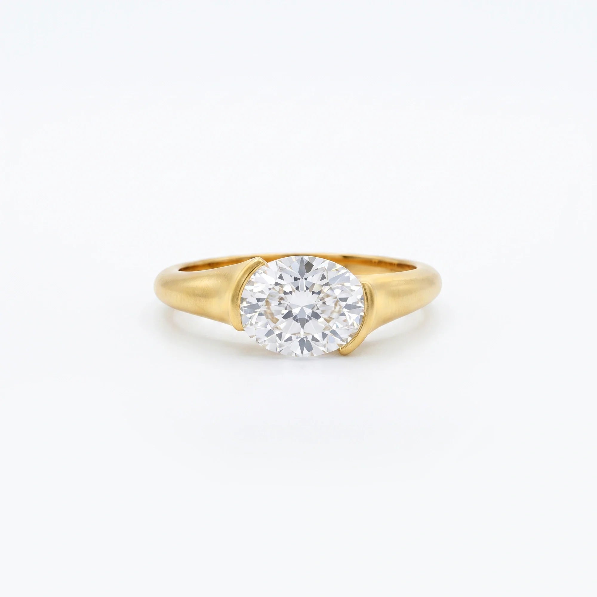 Gold Round Embrace Solitaire Ring
