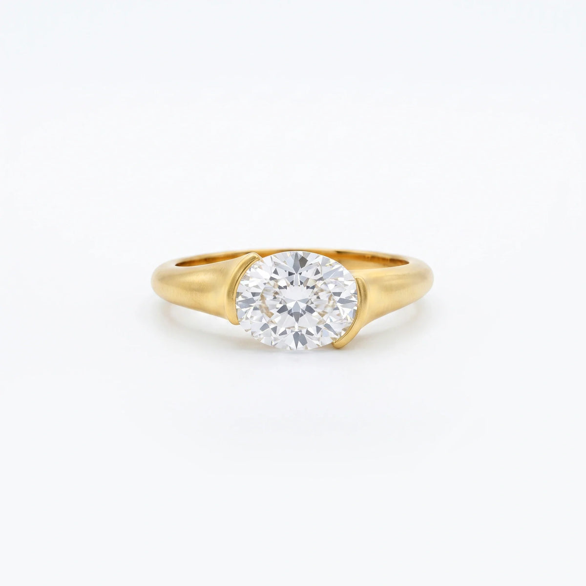 Gold Round Embrace Solitaire Ring