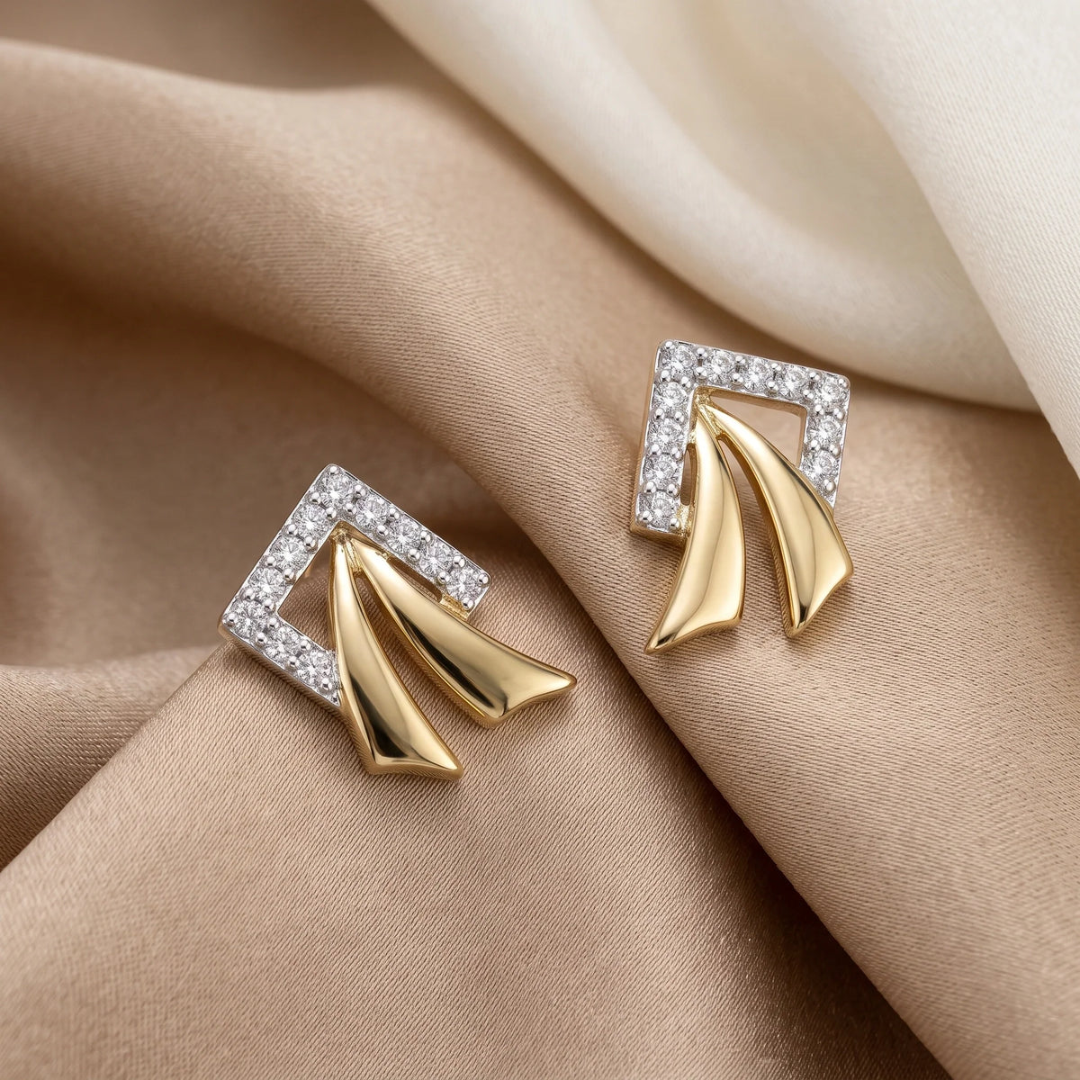 Élan Grace Stud Earrings